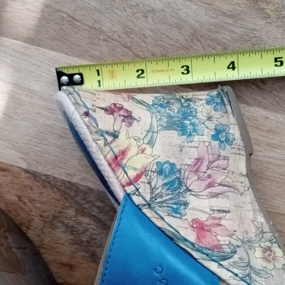 Boc Women's Floral Wedge Sandals - Picture 7 of 11